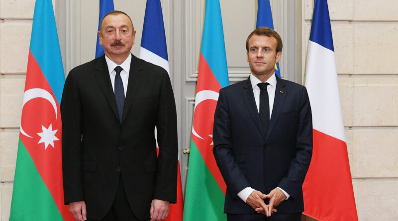 Prezident Fransa ilə münasibətlərin düzəldiyini deyir